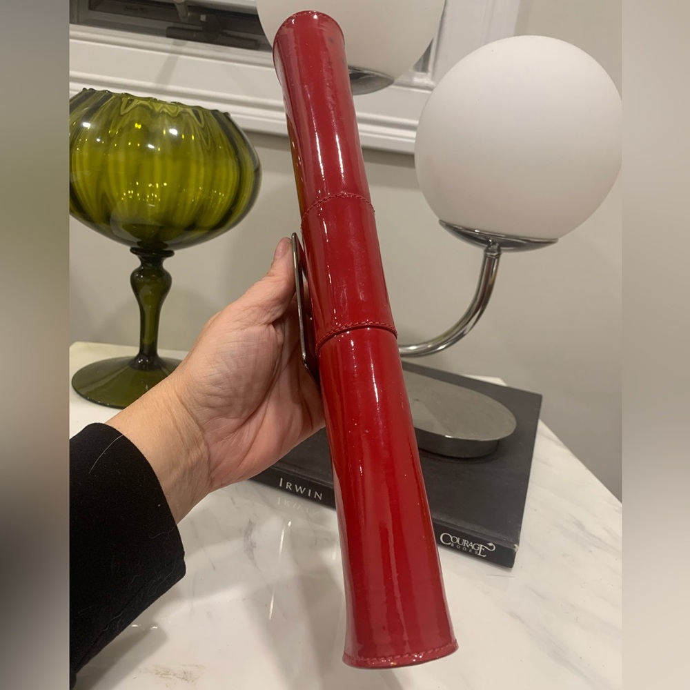 Roger Vivier Tube Clutch Vintage Patent Red - Picture 6 of 10